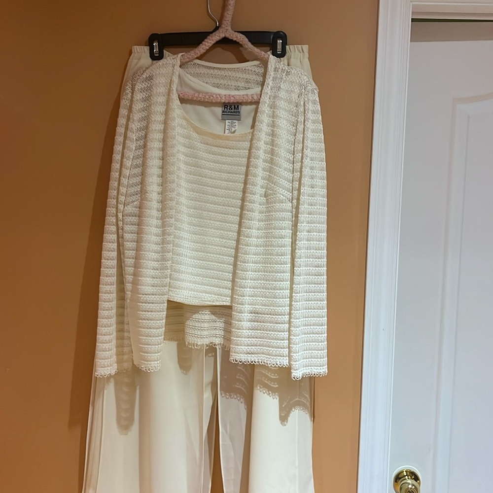 Ladies three-piece suit